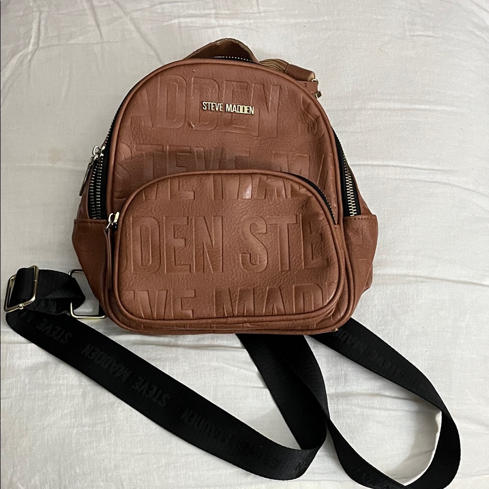 🧚Steve Madden Tan Backpack with Black Straps